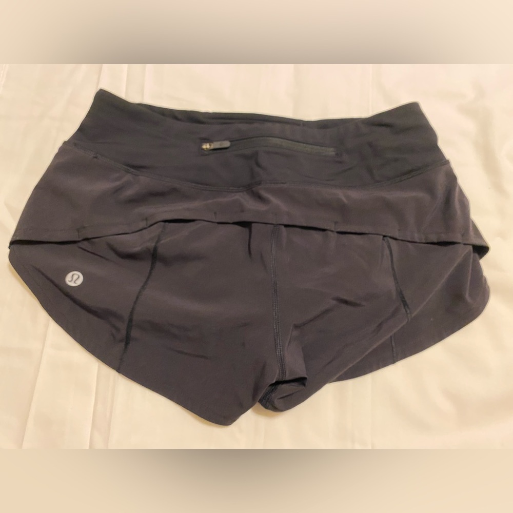 LULULEMON Speed Up Low-Rise Lined 2.5-in Shorts (Size 2)